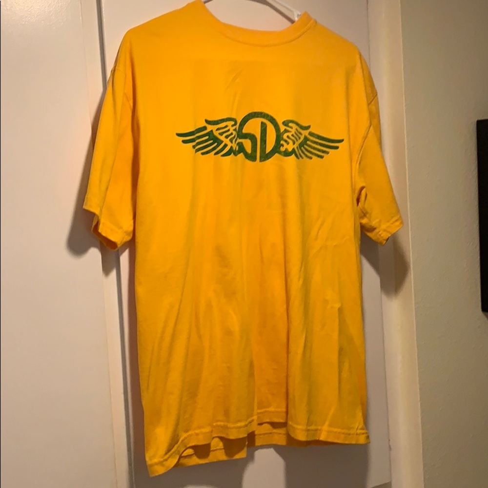 Tee shirt